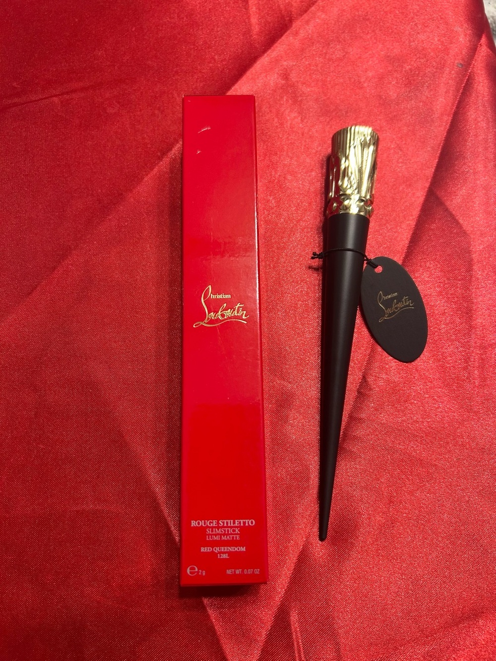 Christian Louboutin Rouge Stiletto Lumi Matte Lipstick- Red Queendom - Picture 7 of 12